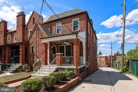 215 Jefferson St NW, Washington, DC 20011