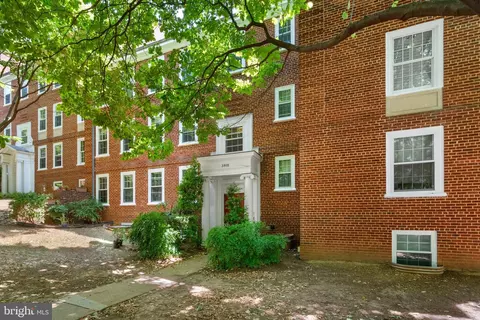 3801 39th St NW #D82, Washington, DC 20016
