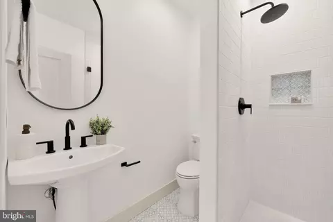 1114 Penn St NE #3, Washington, DC 20002 photo 23