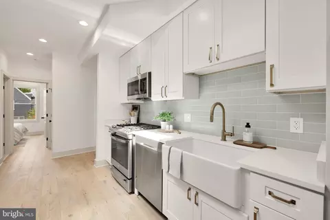 1114 Penn St NE #3, Washington, DC 20002 photo 7