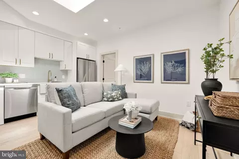 1114 Penn St NE #3, Washington, DC 20002 photo 10