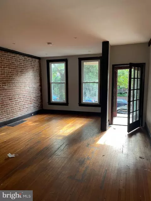417 11th St NE, Washington, DC 20002 photo 2
