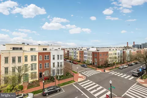 View/Area - 925 4th St SE, Washington, DC 20003 photo 1 of 1