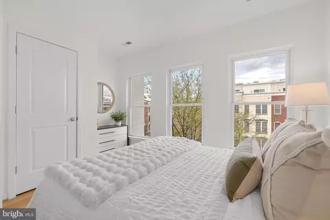 Bedroom - 925 4th St SE, Washington, DC 20003 photo 2 of 3