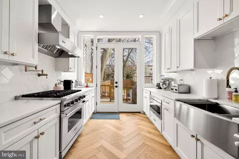 Kitchen - 815 10th St NE, Washington, DC 20002 photo 4 of 5