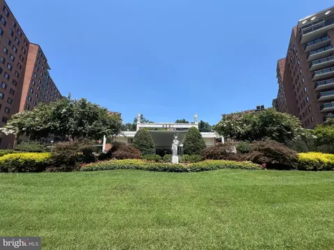 4201 Cathedral Ave NW #616E, Washington, DC 20016