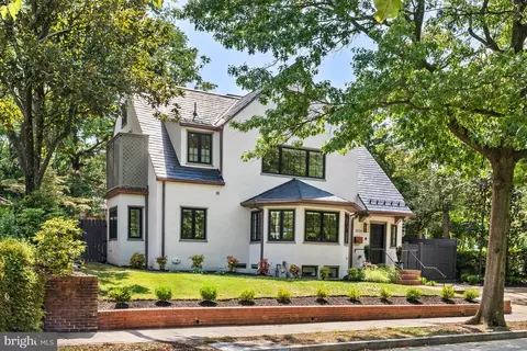3126 Woodley Rd NW, Washington, DC 20008