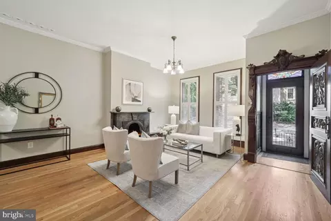 302 10th St SE, Washington, DC 20003 photo 15