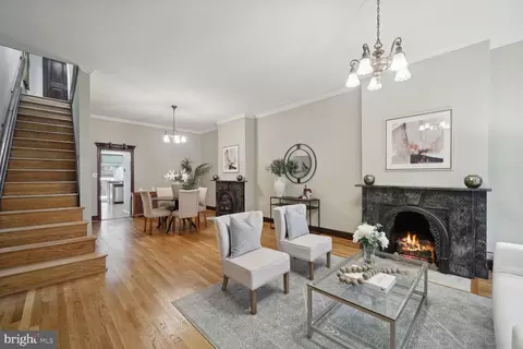 302 10th St SE, Washington, DC 20003 photo 4