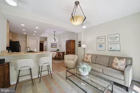 302 10th St SE, Washington, DC 20003 photo 14
