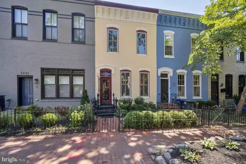 302 10th St SE, Washington, DC 20003