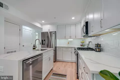 3927 14th St NW #3, Washington, DC 20011