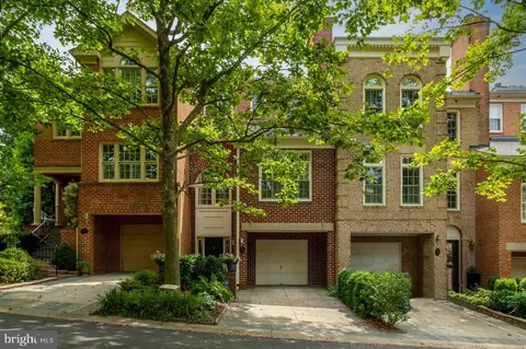 4046 Mansion Dr NW, Washington, DC 20007