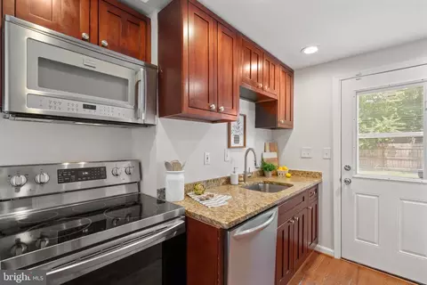 3220 D St SE, Washington, DC 20019 photo 7