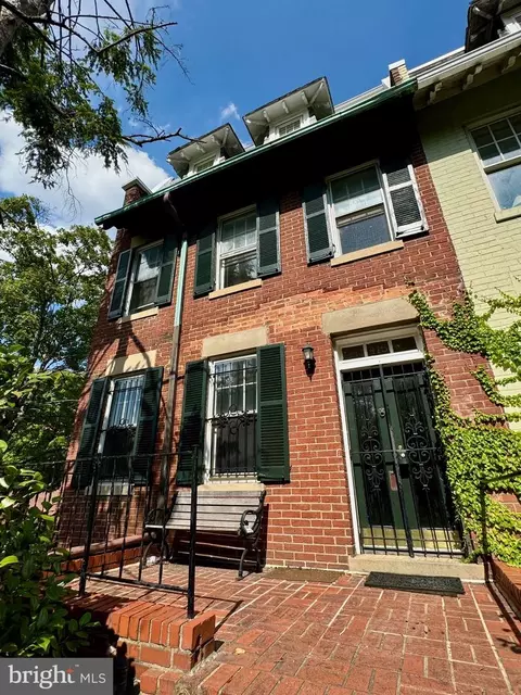 415 6th St NE, Washington, DC 20002 photo 2