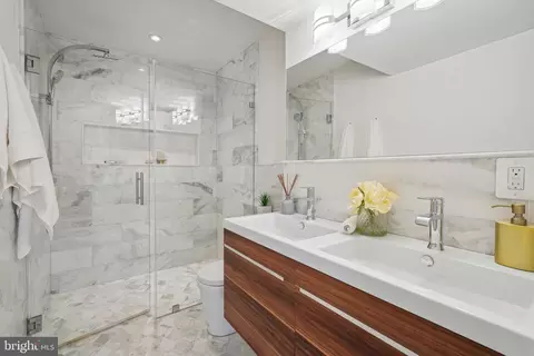 2132 Cathedral Ave NW, Washington, DC 20008 photo 22