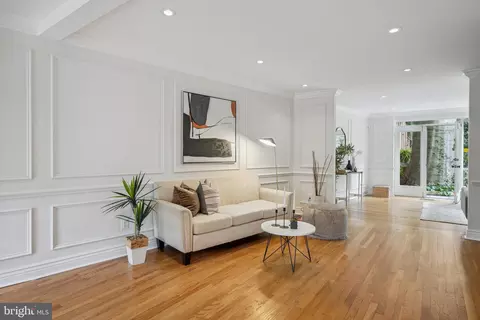 2132 Cathedral Ave NW, Washington, DC 20008 photo 17