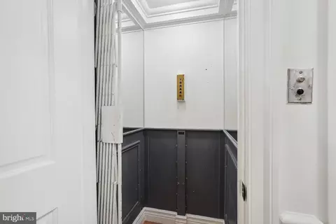 2132 Cathedral Ave NW, Washington, DC 20008 photo 8