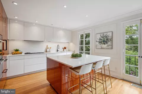 2132 Cathedral Ave NW, Washington, DC 20008 photo 14