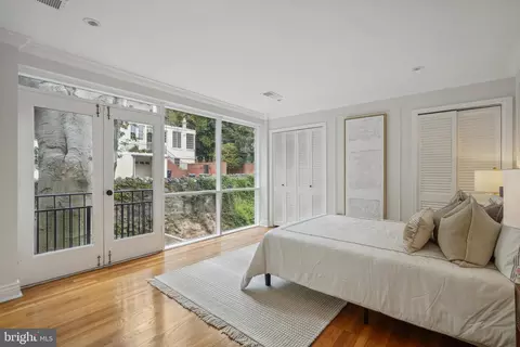 2132 Cathedral Ave NW, Washington, DC 20008 photo 20