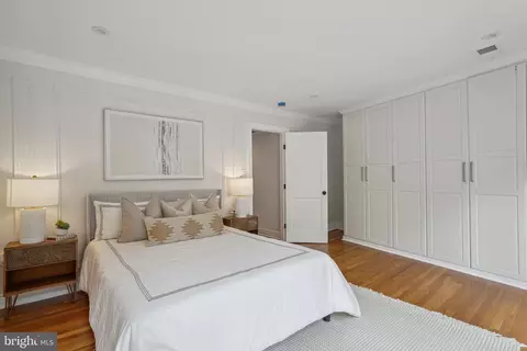 2132 Cathedral Ave NW, Washington, DC 20008 photo 21