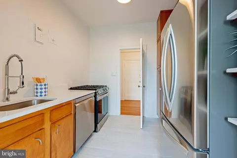 Kitchen - 2737 Devonshire Pl NW #404, Washington, DC 20008 photo 2 of 6