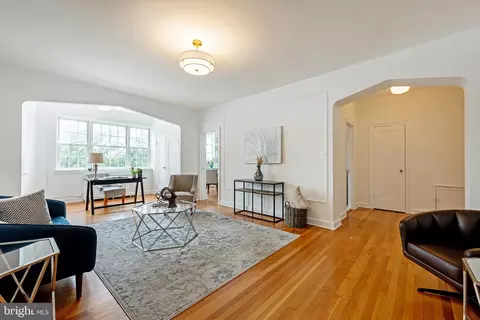 Living - 2737 Devonshire Pl NW #404, Washington, DC 20008 photo 2 of 7