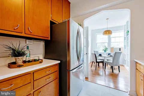 Kitchen - 2737 Devonshire Pl NW #404, Washington, DC 20008 photo 4 of 6