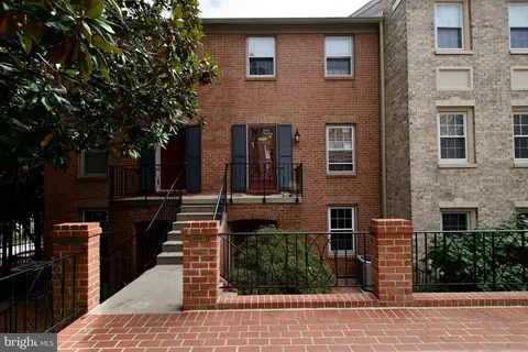 1600 D Beekman Pl NW #D, Washington, DC 20009