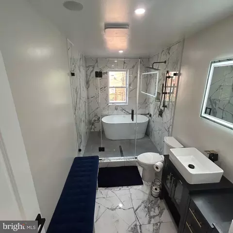 242 16th St SE, Washington, DC 20003 photo 9