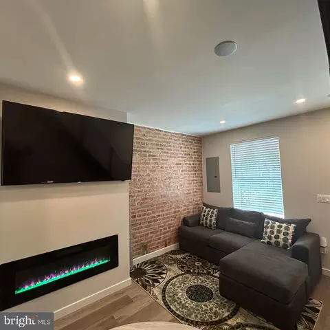242 16th St SE, Washington, DC 20003 photo 8