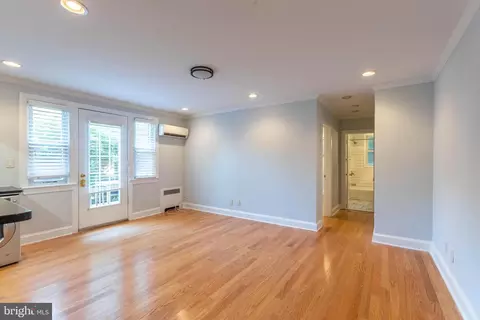 4029 Benton St NW #104, Washington, DC 20007