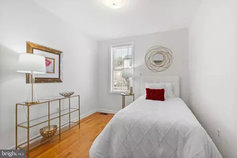 Bedroom - 622 14th Pl NE, Washington, DC 20002 photo 4 of 4