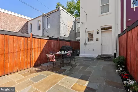 Exterior - 622 14th Pl NE, Washington, DC 20002 photo 6 of 9
