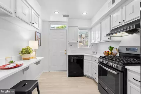 Kitchen - 622 14th Pl NE, Washington, DC 20002 photo 1 of 3