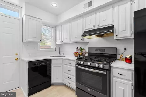Kitchen - 622 14th Pl NE, Washington, DC 20002 photo 3 of 3