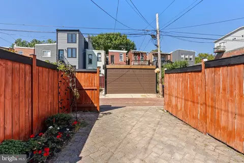 Exterior - 622 14th Pl NE, Washington, DC 20002 photo 9 of 9