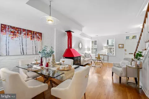 Dining - 622 14th Pl NE, Washington, DC 20002 photo 1 of 3