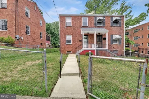 423 Chaplin St SE, Washington, DC 20019
