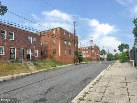5055 Bass Pl SE, Washington, DC 20019