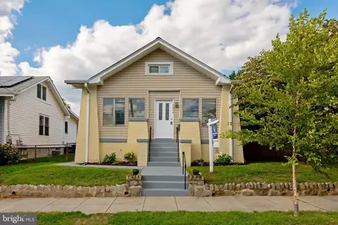 1014 Douglas St NE, Washington, DC 20018