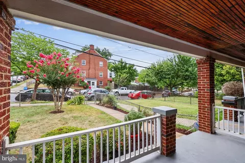 32 Burns St NE, Washington, DC 20019 photo 3