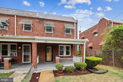 32 Burns St NE, Washington, DC 20019