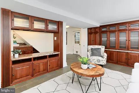 Living - 529 14th St SE, Washington, DC 20003 photo 2 of 3