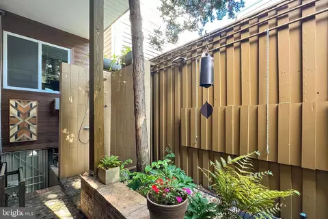 Exterior - 529 14th St SE, Washington, DC 20003 photo 15 of 44