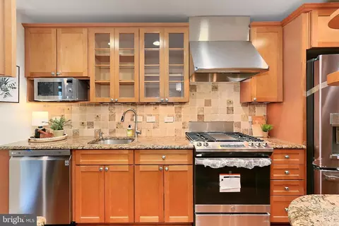 Kitchen - 529 14th St SE, Washington, DC 20003 photo 1 of 4