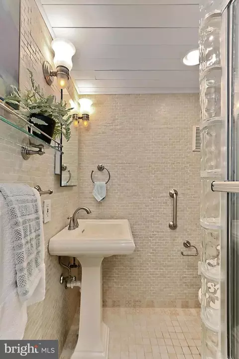Bath - 529 14th St SE, Washington, DC 20003 photo 6 of 7