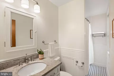 Bath - 559 15th St SE, Washington, DC 20003 photo 3 of 3