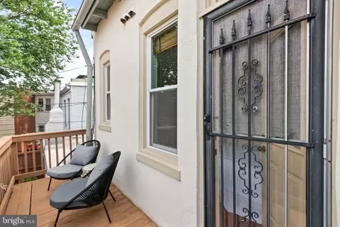 Exterior - 559 15th St SE, Washington, DC 20003 photo 3 of 7