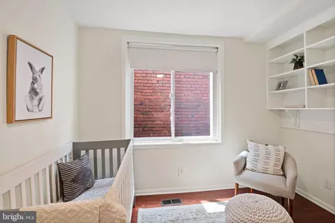 Bedroom - 559 15th St SE, Washington, DC 20003 photo 5 of 7